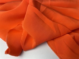 Creppet silke - intens orange og let
